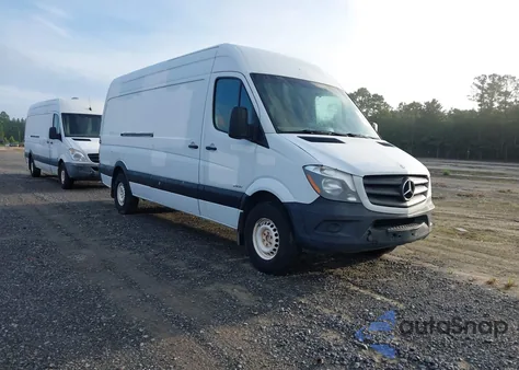 2014 Mercedes-Benz Sprinter 2500 High Roof z USA, uszkodzony, nr VIN WD3PE8DE7E5894586